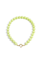 Ketting met grote kralen en sluiting aan de voorkant – 15 mm - licht groen