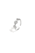Ring met minimalistische bloemen